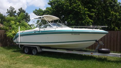 Wellcraft Power boats For Sale by owner | 1993 23 foot Wellcraft wraparound cabin